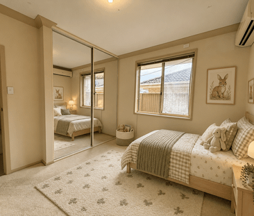 Huge Modern and Stylish 4 Bed + Study + 2 Living area - Photo 6