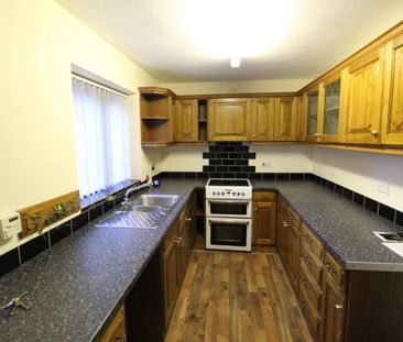 Meadow Court, Townville, Castleford - Photo 5