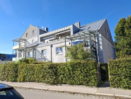 Sonnige, großzügige 3-Zimmer-Wohnung mit überdachtem Balkon und möblierter Küche in zentraler Lage in Ried - Foto 3