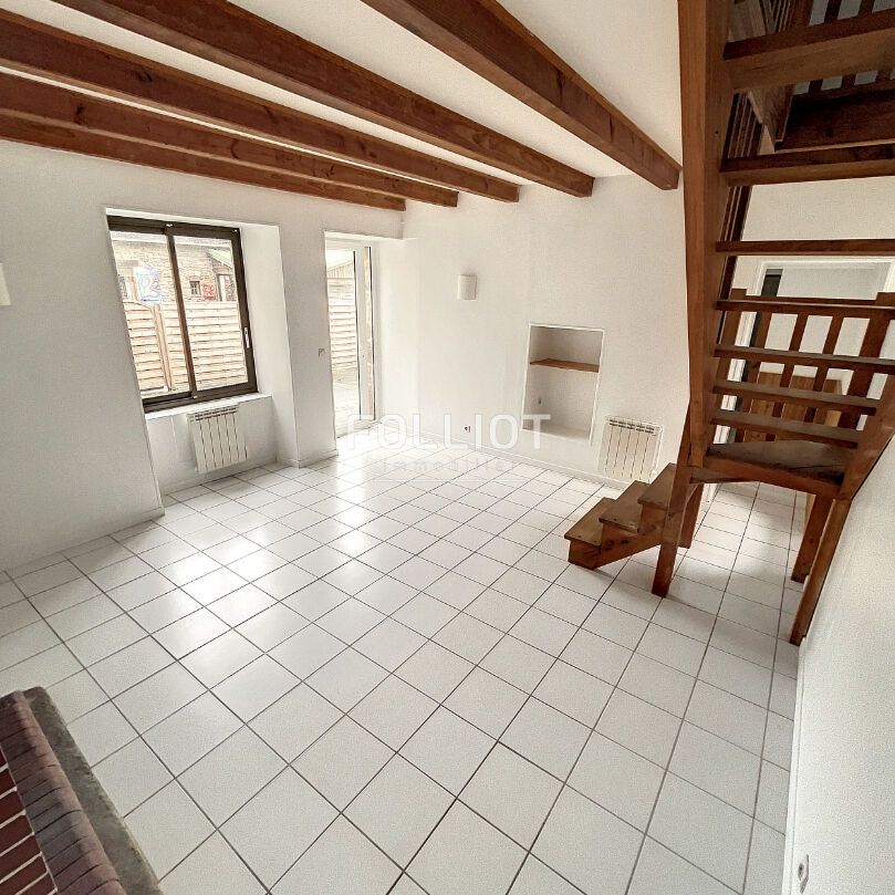 A LOUER - Maison 4 pi�ces (65 m�) en location � CHAMPEAUX - Photo 1