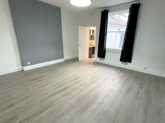 Upper High Street, Taunton, Somerset - Photo 1