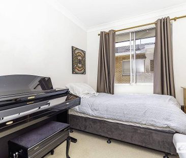 Neat, tidy and modern 2 bedroom unit, Situated in a small complex o... - Photo 4