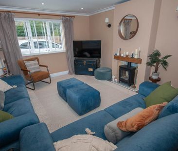 5 bedroom semi-detached house to rent - Photo 4