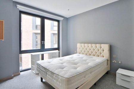 3 bedroom flat to rent - Photo 3