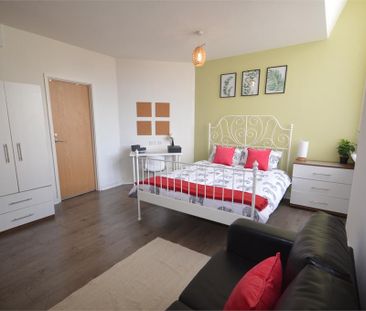 Studio to rent - Photo 1