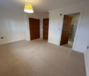 6 bedroom House To Let - Photo 4