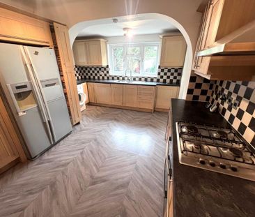 4 bedroom bungalow to rent - Photo 3