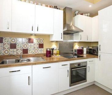 Chichester 2 bedroom flat to rent - Photo 4