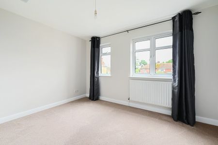 Yorktown Road, Sandhurst, Berkshire, GU47 - Photo 2