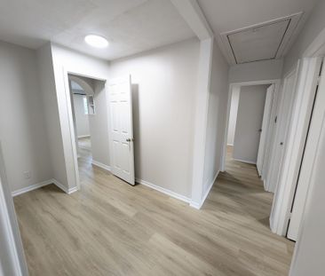 For Lease - 22 Threadneedle Crescent, Toronto, Ontario - Photo 4