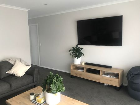 14 Bluff Road, Kenepuru - Photo 2