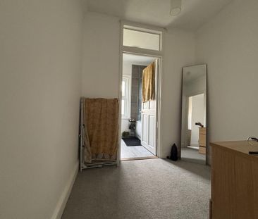 2 bedroom semi-detached house to rent - Photo 4