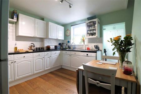 2 bedroom terraced house to rent - Photo 4