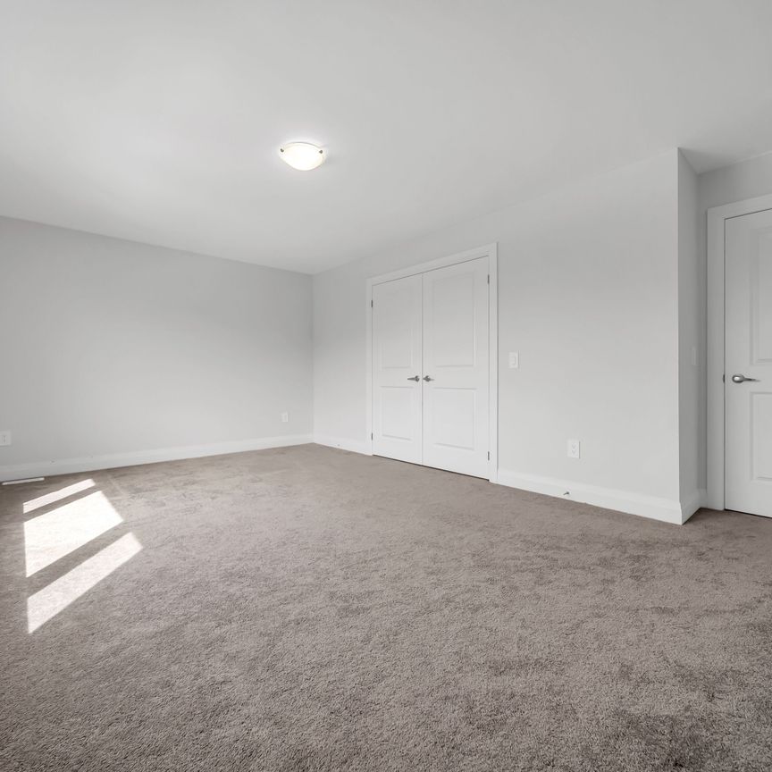 For Lease - 37 Corley Street, Kawartha Lakes, Ontario - Photo 1
