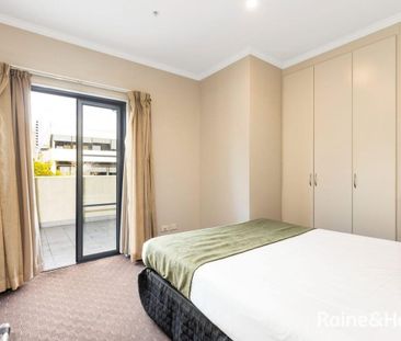 Chic Fully Furnished Inner-City Apartment - Prime CBD Location - Photo 5