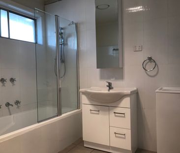 Ideally located 2 bedroom unit - ready to move in now! - Photo 2