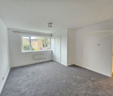 Runnymede Court, Southampton, West End - Photo 2