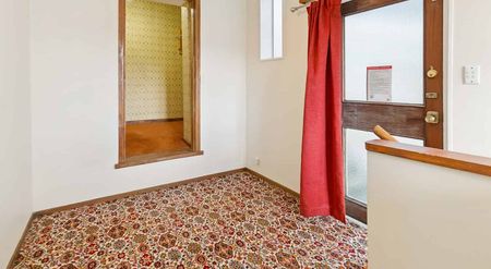 4 BR Kelburn Flat with 2 courtyards - Photo 5