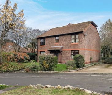 Bainton Mead, Woking, Surrey, GU21 - Photo 2