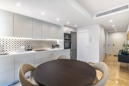 Dúplex de alquiler en Calle Sierra Bermeja, 88, Lomas de Marbella Club - Photo 2