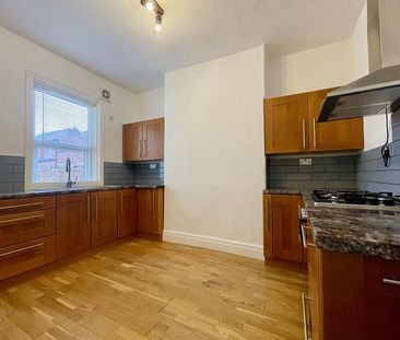3 bedroom terraced house to rent - Photo 6
