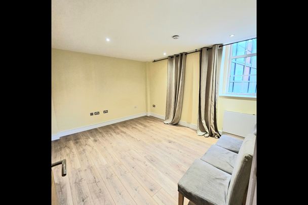 2 Bed Flat, Romney House, SW1P - Photo 1