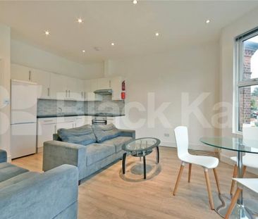 Spacious Three-Bedroom Property on Minster Road, NW2Ideal for three... - Photo 1