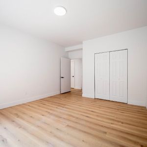 1 MOIS GRATUIT - 3 1/2 & 4 1/2 près de UdeM, HEC, Hopital Juif… appartement / logement à louer Montreal Côte-des-Neiges - Photo 2