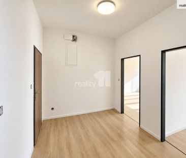 Pronájem bytu 3+kk 65 m2 - Fotografie 2