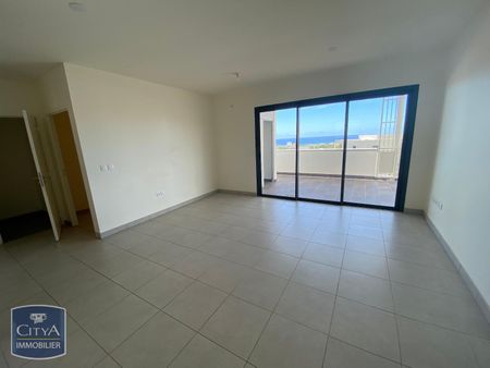 Location Appartement 4 pièces 84m² ST DENIS 97400 - Photo 2