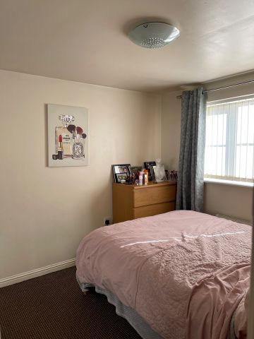 Room in a Shared House, Everside Drive, M8 - Photo 3