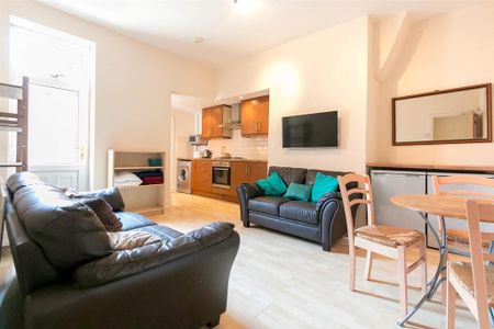 3 bedroom flat to rent - Photo 3