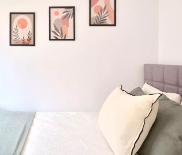 Room in a shared 11-bedroom apartment for rent in La Xerea. - Foto 2