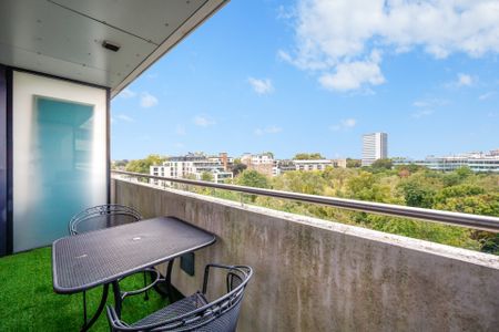 Edmunds House Colonial Drive - Photo 2