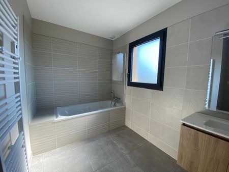 Location Maison 4 pièces 104m² VALENCE 26000 - Photo 3