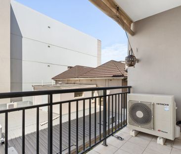 Stylish CBD Apartment in the Heart of Perth - Photo 4