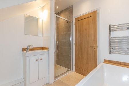 Asthall Leigh - Photo 4