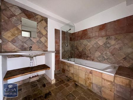 Location Appartement 3 pièces 72m² CARPENTRAS 84200 - Photo 3