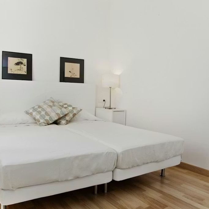 Carrer de Roger, Barcelona, Catalonia 08028 - Photo 1