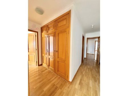 3 room luxury Apartment for rent in Cascais e Estoril, Portugal - Photo 4