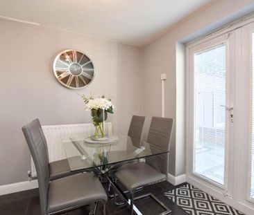 3 bedroom semi-detached house to rent - Photo 5