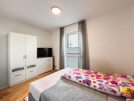 Moderne 3-Zimmer-Wohnung mit Aufzug, Fußbodenheizung & hellem Wohnbereich - Photo 3