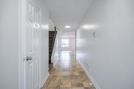 For Lease - 1361 Everton Street Unit# Main, Pickering, Ontario - Photo 4
