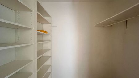 Appartement a louer Paris - Loyer €1 650/mois charges comprises ** - Photo 5