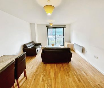 2 bedroom flat to rent - Photo 2