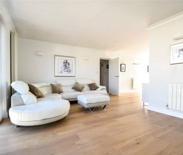 Well presented 2 bedroom penthouse apartment situated within walkin... - Photo 6