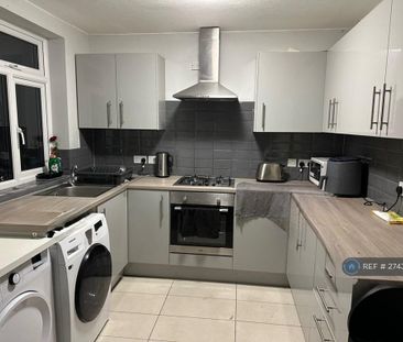 1 bedroom in a house share to rent - Photo 2