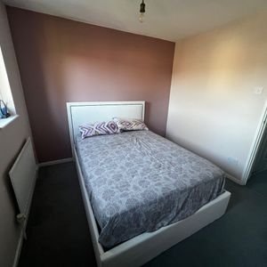 Room in a Shared House, Fredas Grove, B17 - Photo 3