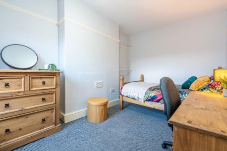 5 bedroom terraced house to rent - Photo 4