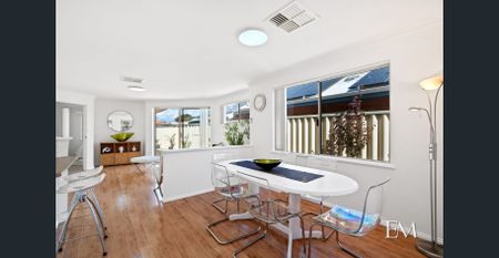 Clean & Bright 3-Bedroom Duplex with Alfresco Area - Photo 4